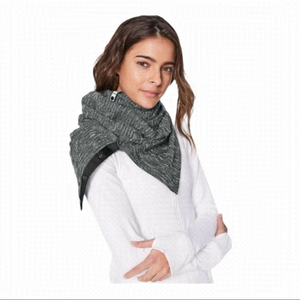 Lululemon Vinyasa Scarf *Rulu Coco Pique Black White EUC